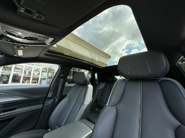 Used 2024 Cadillac Lyriq Tech w/ Driver Assist Package AWD/4WD image 28
