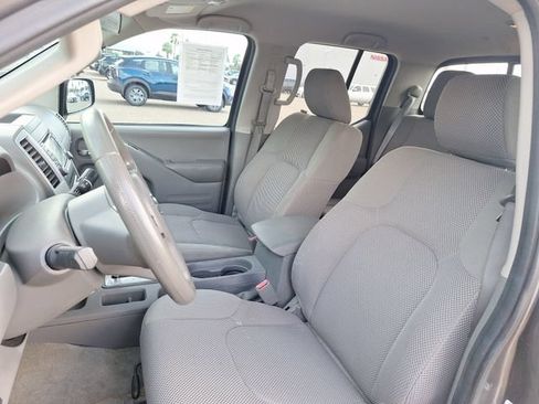 Used 2016 Nissan Frontier SV AWD/4WD image 9