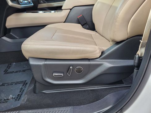 Used 2024 Ford Expedition Max Limited image 11