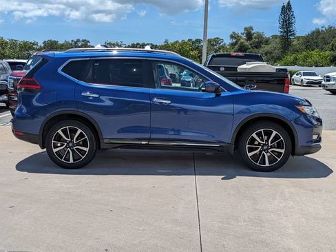 Used 2019 Nissan Rogue SL w/ Premium Package FWD image 3