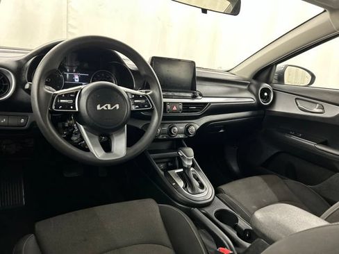 Used 2022 Kia Forte LXS w/ LXS Technology Package FWD image 16