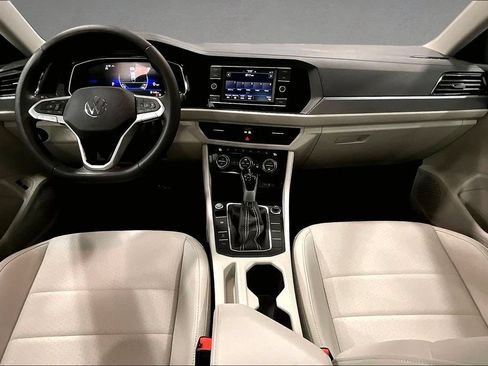 Used 2024 Volkswagen Jetta SE w/ Panoramic Sunroof Package FWD image 7