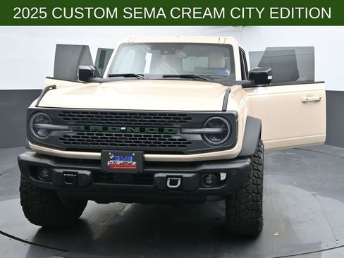 New 2025 Ford Bronco Badlands image 46