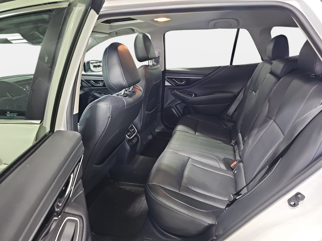 Used 2020 Subaru Outback Limited AWD/4WD image 12