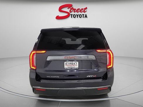 Used 2023 GMC Yukon AT4 w/ Technology Package image 3