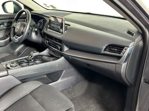 Used 2024 Nissan Rogue S AWD/4WD image 8
