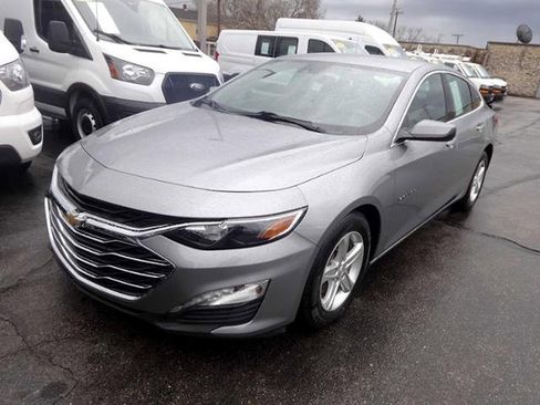 Used 2024 Chevrolet Malibu LT image 2