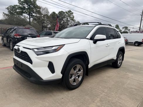 Used 2023 Toyota RAV4 XLE w/ Convenience Package image 2