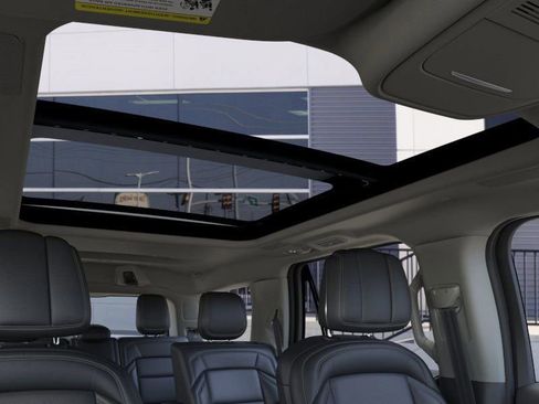 New 2026 Lincoln Navigator Reserve AWD/4WD image 22