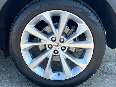 Used 2023 Ford Explorer Platinum w/ Technology Package AWD/4WD image 14