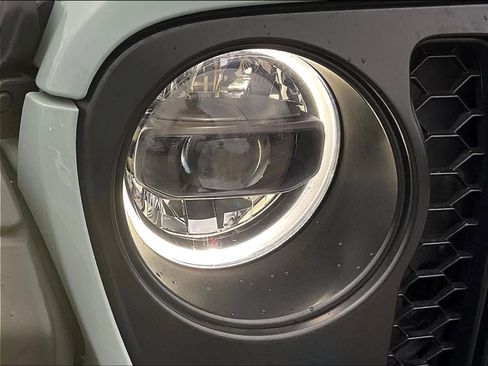 Used 2023 Jeep Wrangler Unlimited Rubicon 4xe image 33