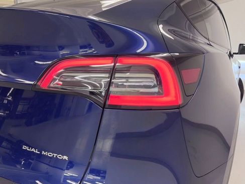 Used 2024 Tesla Model Y Long Range AWD/4WD image 9