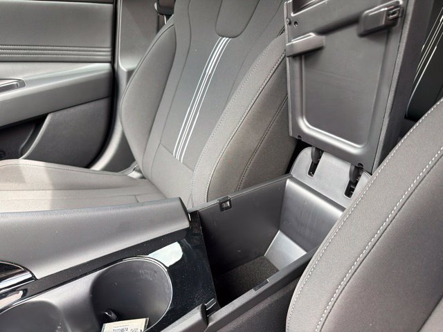 New 2025 Hyundai Elantra SEL FWD image 37