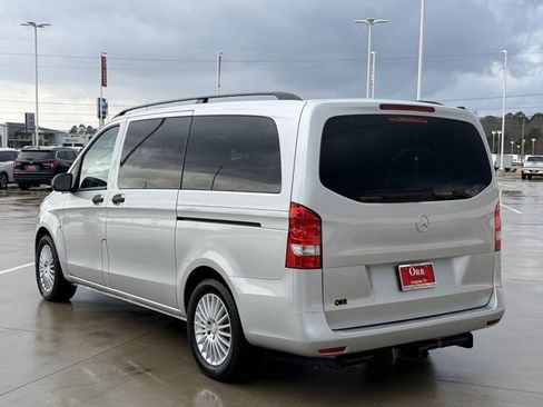 Used 2017 Mercedes-Benz Metris Passenger image 8