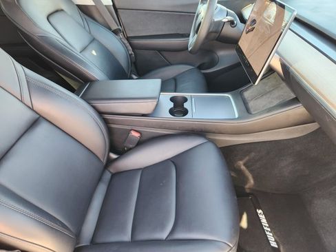 Used 2022 Tesla Model Y Long Range image 13