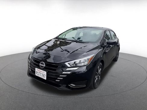 Used 2025 Nissan Versa SV FWD image 7