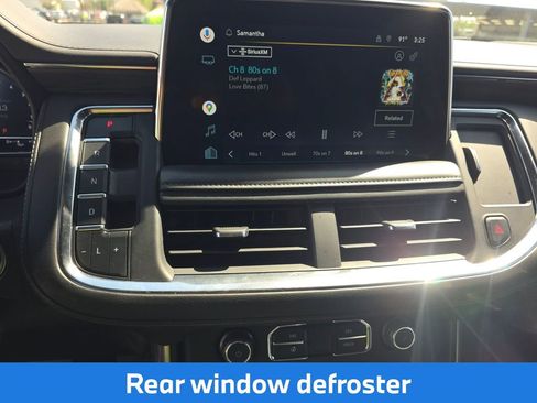 Used 2022 Chevrolet Suburban Z71 w/ Luxury Package image 12