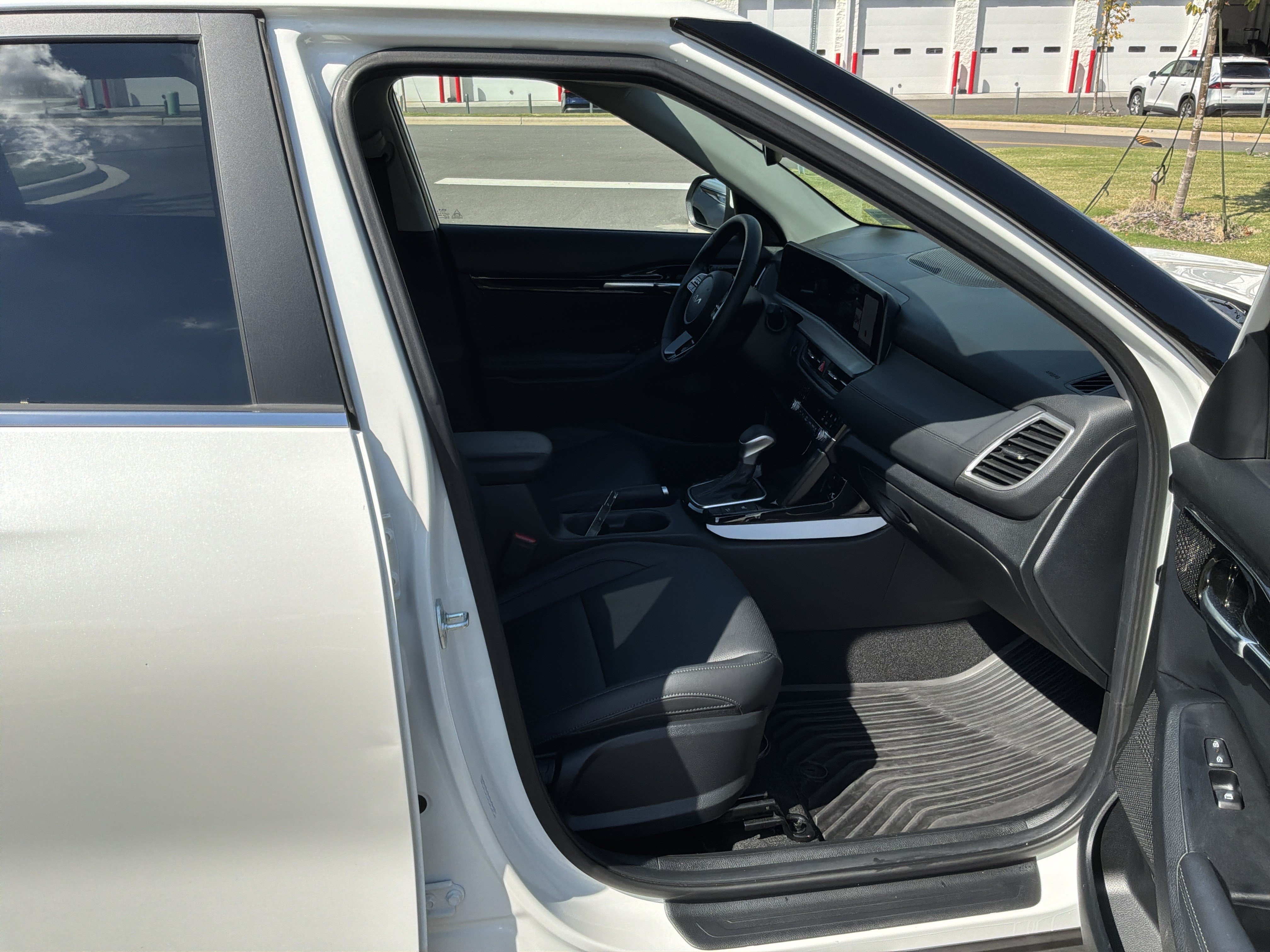 Used 2024 Kia Seltos EX FWD image 32