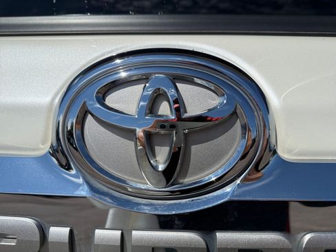 Used 2023 Toyota 4Runner Limited AWD/4WD image 22