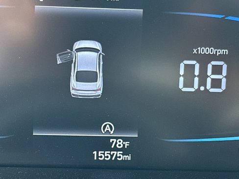 Used 2025 Hyundai Elantra SE image 27