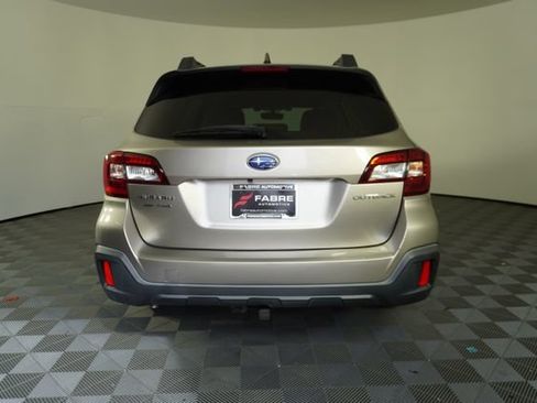 Used 2019 Subaru Outback 2.5i Limited AWD/4WD image 6