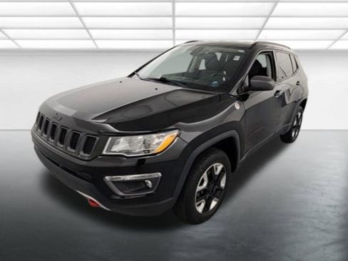 Used 2018 Jeep Compass Trailhawk w/ Cold Weather Group AWD/4WD image 2