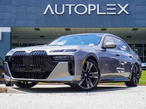 Used 2023 BMW 740i RWD image 1