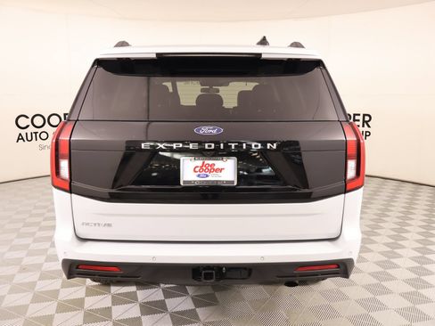 Used 2025 Ford Expedition Active AWD/4WD image 24