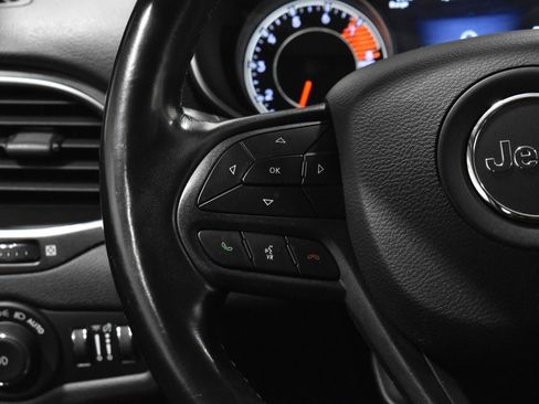 Used 2020 Jeep Cherokee Trailhawk w/ Cold Weather Group AWD/4WD image 9