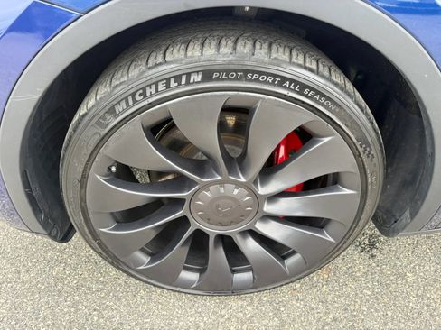 Used 2023 Tesla Model Y Performance AWD/4WD image 30