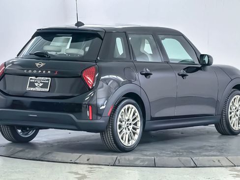 New 2026 MINI Cooper S FWD image 2