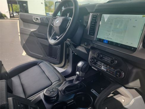 New 2026 Ford Bronco Outer Banks w/ Sasquatch Package image 30