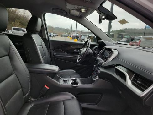 Used 2022 GMC Terrain SLT image 34