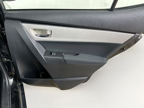 Used 2017 Toyota Corolla LE w/ Carpet Mat Package (TMS) FWD image 28