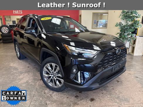 Used 2022 Toyota RAV4 XLE Premium image 1