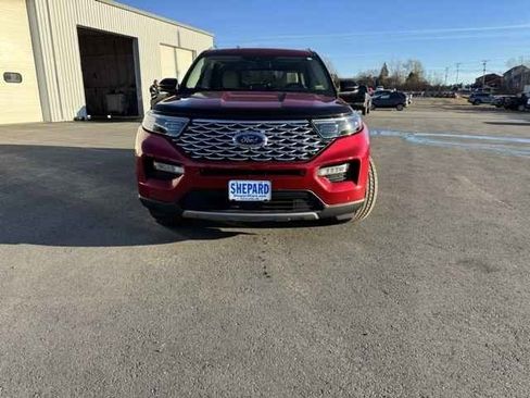 Used 2022 Ford Explorer Platinum w/ Equipment Group 601A image 2
