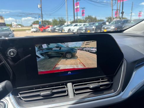 Used 2025 Chevrolet Trax LT FWD image 22