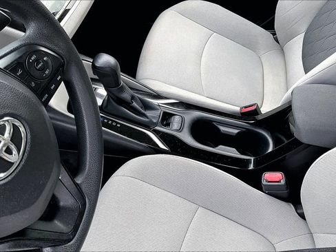 Used 2020 Toyota Corolla LE FWD image 13