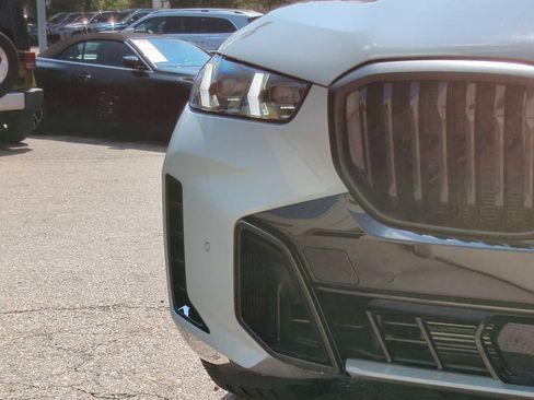 Used 2026 BMW X5 xDrive40i w/ M Sport Package image 11