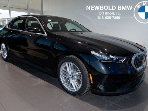 New 2025 BMW 530i xDrive w/ Premium Package image 1