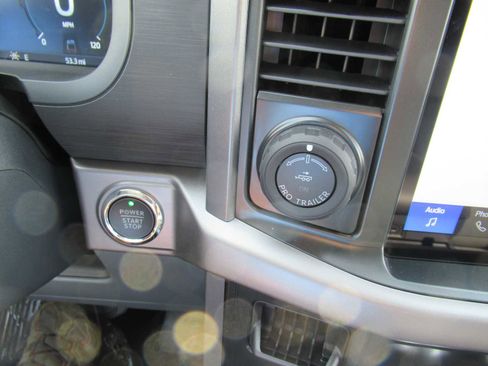 New 2025 Ford F150 Lightning XLT image 22