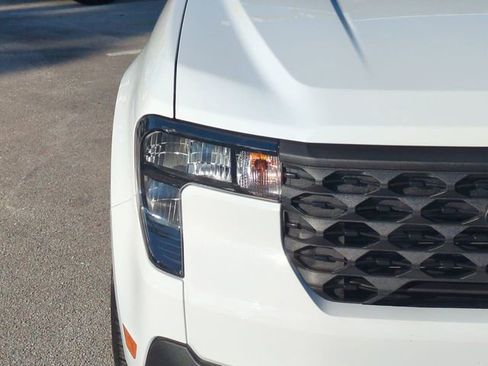 New 2025 Ford Maverick XLT image 10