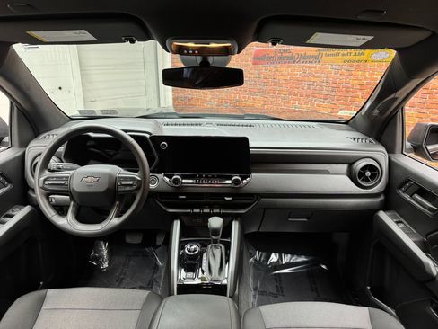 Used 2024 Chevrolet Colorado Trail Boss w/ Advanced Trailering Package AWD/4WD image 10