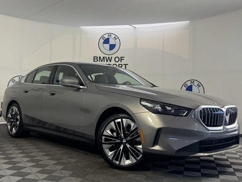 New 2027 BMW 530i xDrive w/ Premium Package AWD/4WD image 3