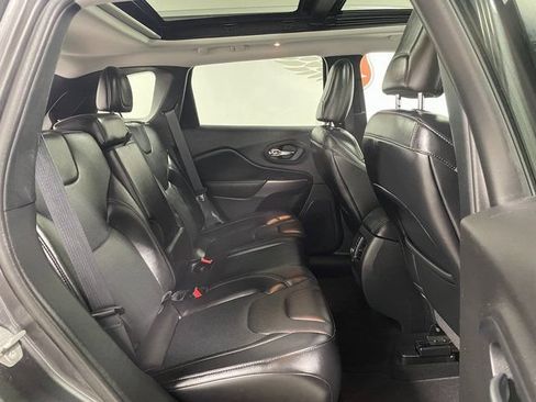 Used 2021 Jeep Cherokee Limited w/ Sun & Sound Group AWD/4WD image 22
