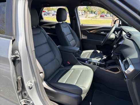 Used 2023 Chevrolet TrailBlazer ACTIV w/ Convenience Package FWD image 13