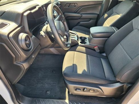 Used 2023 Chevrolet Colorado Trail Boss w/ Technology Package image 8