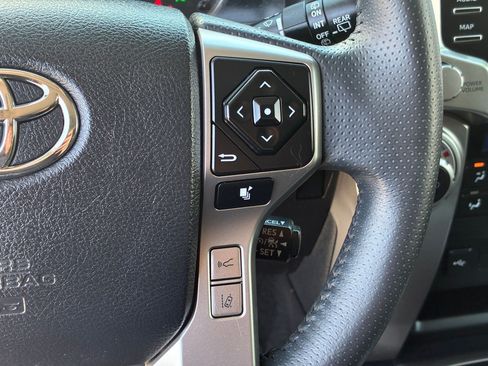 Used 2021 Toyota 4Runner Limited AWD/4WD image 18
