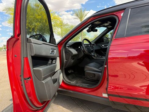 Used 2019 Land Rover Range Rover Velar R-Dynamic SE image 15