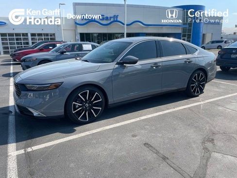 Used 2025 Honda Accord Touring image 1